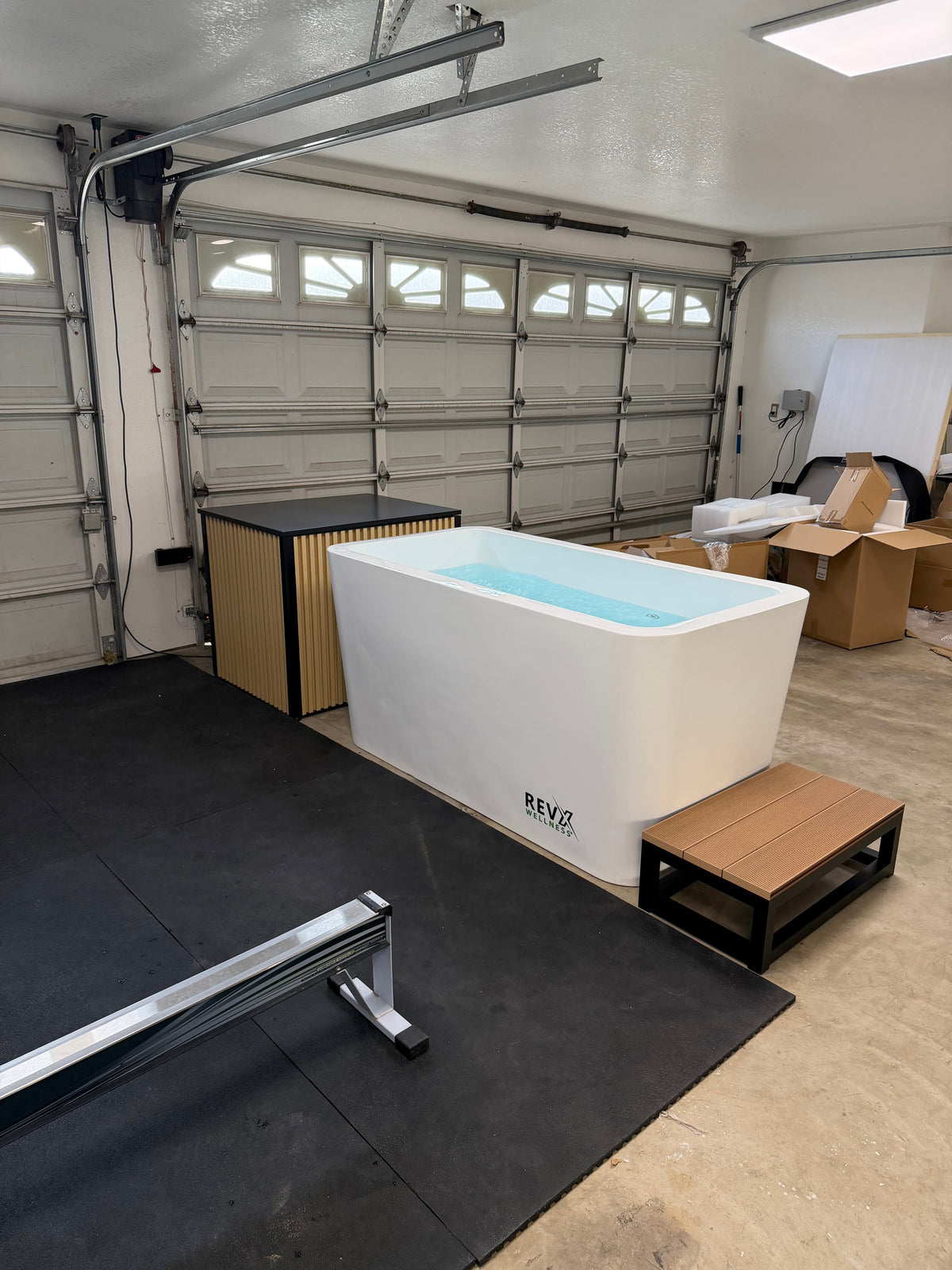 RevX X Tub Cold Plunge + LUX Chiller & Filtration System