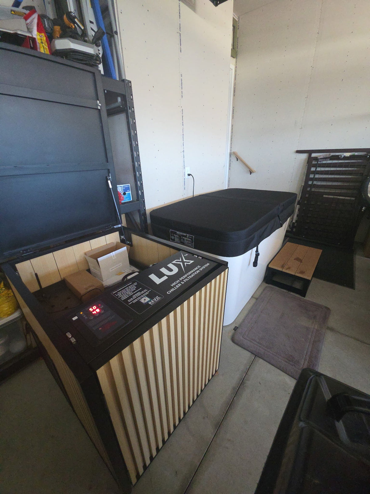 RevX X Tub Cold Plunge + LUX Chiller & Filtration System